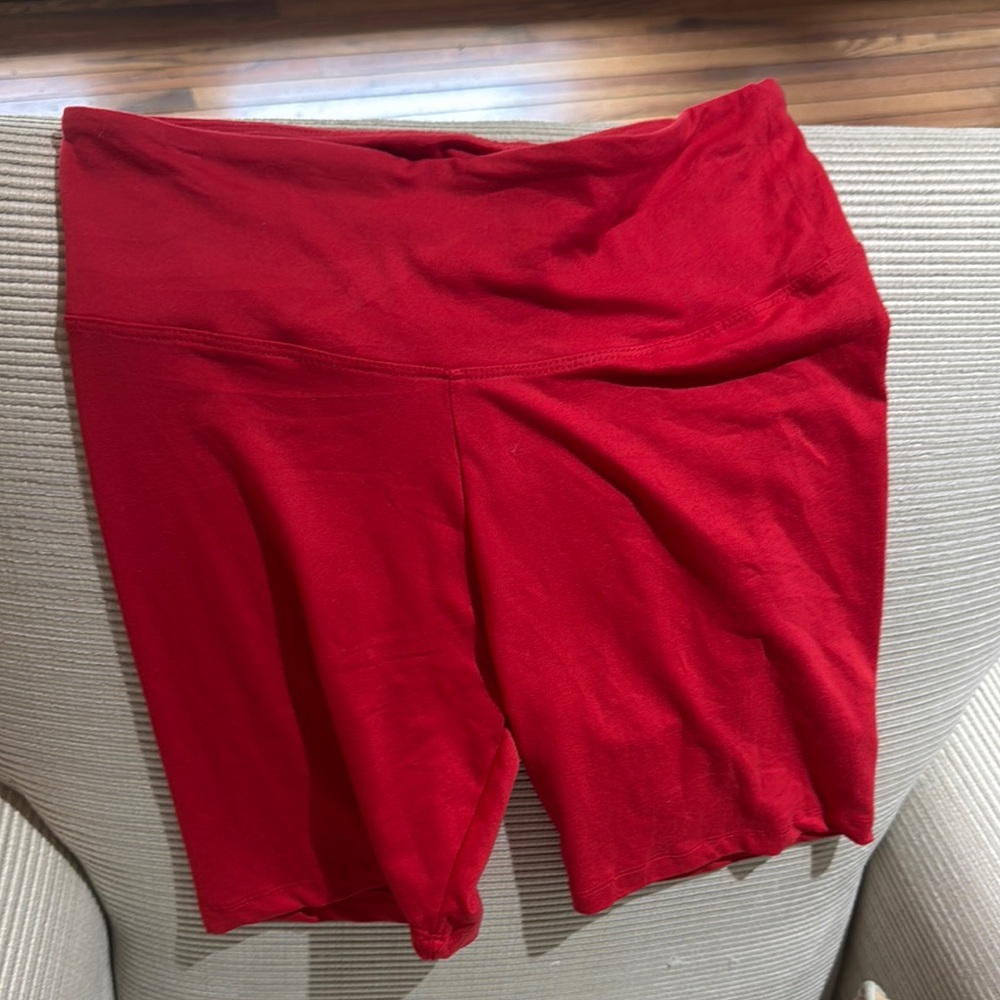 Splash Red Bike Shorts Vibrant Stretchy Athletic